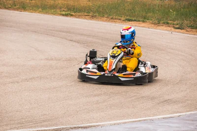 Maîtrisez le karting en 2026 : découvrez les techniques de conduite avancées