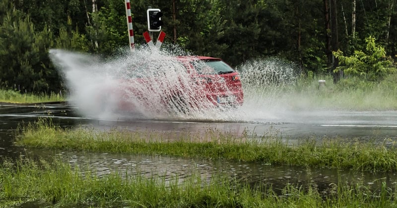 Comment apprendre à gérer un aquaplaning en karting sans perdre le contrôle